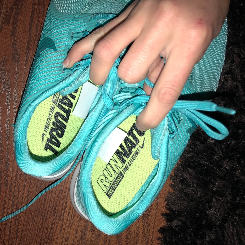 Nike women's running shoe "run natural"